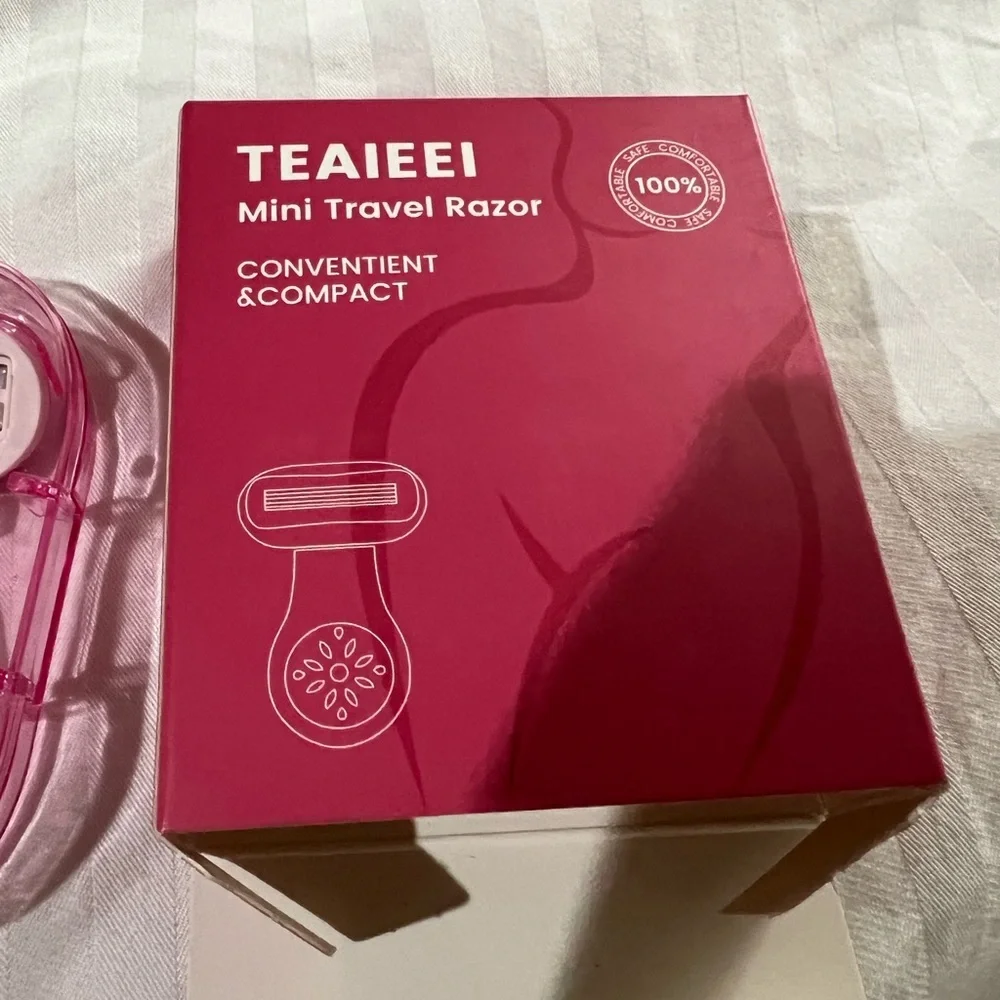 🪒Compact Portable Travel Mini Razor Case 5-Blades